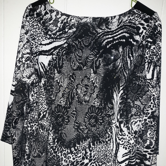 Black and white cheetah and lace patterned blouse - Picture 3 of 5